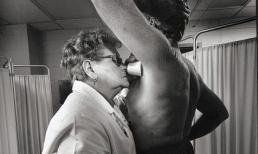 Kỳ lạ nghề thử băng vệ sinh, ngửi mùi cơ thể