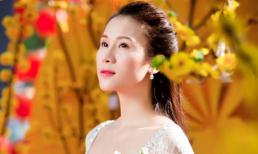 Thái Hà khoe sắc dưới mai vàng