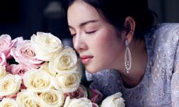 Lý Nhã Kỳ đọ nhan sắc "ngoài băm" với hoa hồng Pháp