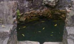 Kỳ lạ nước giếng thiếu nữ uống vào đẹp da