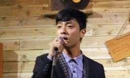 "Hotboy bánh giò" trổ tài ca hát 