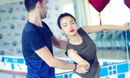Yến Trang “khoe” đường cong gợi cảm cùng bạn nhảy