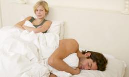 Khi nam giới thờ ơ "chuyện ấy"