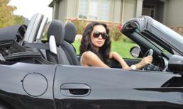 'Bạn gái Đan Trường' khoe xế mui trần bạc tỷ