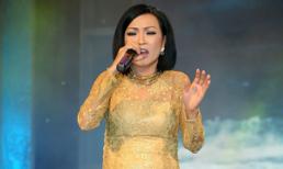 Phương Thanh diện áo dài ren, "lên đồng" với nhạc xưa