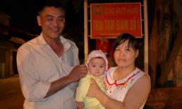 Bé hơn 3 tháng tuổi "đi tù" được...tự do