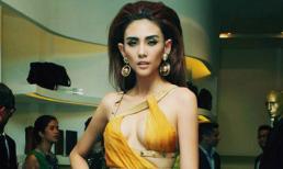 Hoàng Yến lộ ngực 'bên to bên nhỏ'