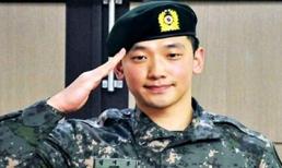 Ngắm mỹ nam Kbiz mạnh mẽ trong quân ngũ