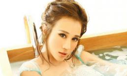 Mướt mắt với cơ thể "ẩm ướt" của hotgirl Cbiz