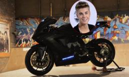 Justin Bieber "lại" được tặng siêu mô tô