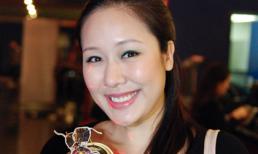 Ngô Phương Lan ăn mặc giản dị đi xem phim một mình