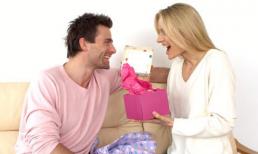 Tại sao phụ nữ phải chờ đàn ông tặng quà 8/3