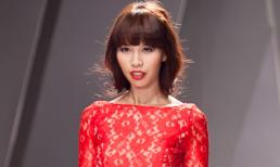 Hà Anh diện váy ren đỏ rực