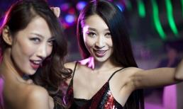 Giờ chân dài thì lắm mà não ngắn cũng nhiều