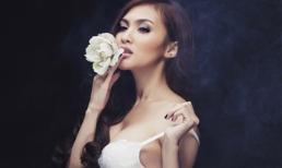 Hotgirl Kelly 'lột xác' với nội y