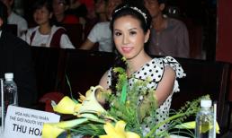 Hoa hậu Thu Hoài giản dị ngồi "ghế nóng"