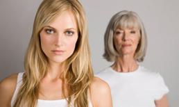 Bắt gặp mẹ chồng ngoại tình với trai trẻ