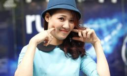 Trần Thị Quỳnh khoe nét tươi tắn trên trường quay