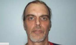 "Rùng mình" người đàn ông nằm ngủ bên cạnh xác chết