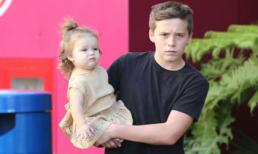 Anh cả Brooklyn chăm bé Harper nhất nhà