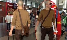 Ngắm style đời thường của NTK Đức Hùng ở sân bay