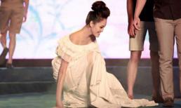Những pha 'vồ ếch' của mẫu Việt trên sàn diễn