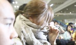 Yoon Eun Hye kéo che khăn nửa mặt khi gặp fan Việt