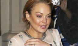 Lindsay Lohan ngày càng "xập xệ" như bà già