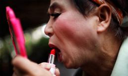 Nghề giang hồ đao búa lạnh lùng của “Thế giới thứ 3”