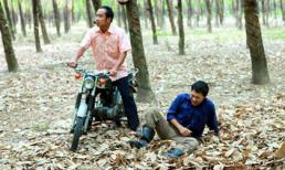 Huỳnh Đông bị giang hồ đánh gục ngã trong vườn cao su