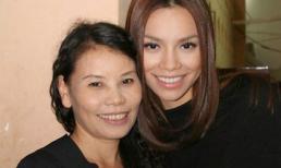 Ngắm những khoảnh khắc sao Việt giản dị bên mẹ