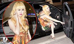 Bắt gặp Phi Thanh Vân khoe da trắng "hơn Ngọc Trinh" bên xế bạc tỷ