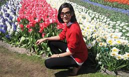 Hoàng Thùy khoe dáng bên cánh đồng hoa Tulip ở Hà Lan