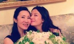  Triệu Vy lộ ảnh tình cảm bên mẹ chồng