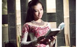 Á hậu Hoàng Oanh đẹp như thiếu nữ trong tranh