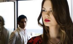 Trơ mắt nhìn chồng đi du lịch với người tình