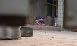 Giết con vì muốn vào tù với chồng