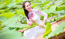 Thanh Thúy khoe sắc giữa "rừng" sen