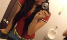 Thiếu nữ vào toilet nam để kiếm hình độc