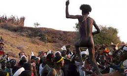 Những tục lệ trưởng thành kinh dị nhất hành tinh (P1)