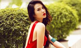 Diệu Linh khoe lưng trần gợi cảm 