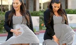 Kim "siêu vòng ba" suýt lộ hàng vì gió thổi tốc váy