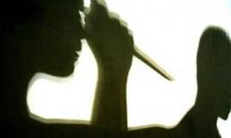 Con trai cầm kéo đâm chết mẹ ruột