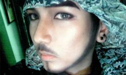 "Cậu bạn đồng tính bị trục xuất" vì quá đẹp trai!?