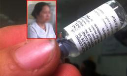 Phụ huynh "tố" phòng tiêm chủng rút bớt liều lượng văcxin của trẻ