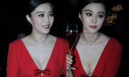 Phạm Băng Băng diện váy đỏ xẻ sâu hút gợi cảm