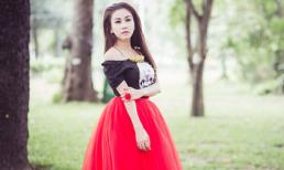 Hà Minh Ngọc bí ẩn với đầm đỏ