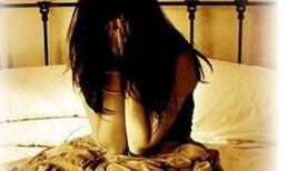 Mẹ bắt con gái mới học cấp 1 bán dâm cho gã đồng nát