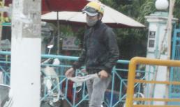 Ảnh côn đồ bịt mặt, cầm mã tấu truy sát người