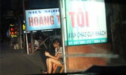 Đồ Sơn "cháy" hàng, gái không kịp mặc quần áo